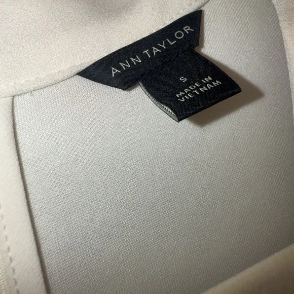 Ann Taylor Elegant cream Women's Top - Picture 3 of 3